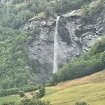 With Magnificent View 아파트